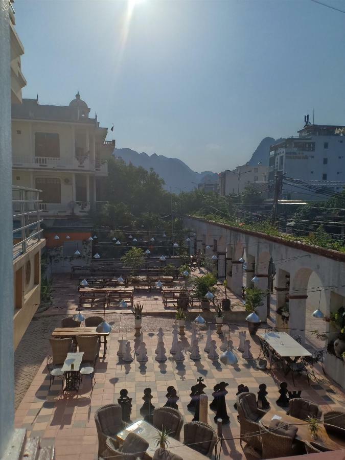Starlet Hotel Phong Nha Extérieur photo